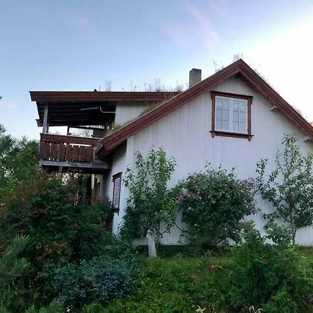 House By The Sea * Sortland