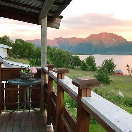 House By The Sea * Sortland